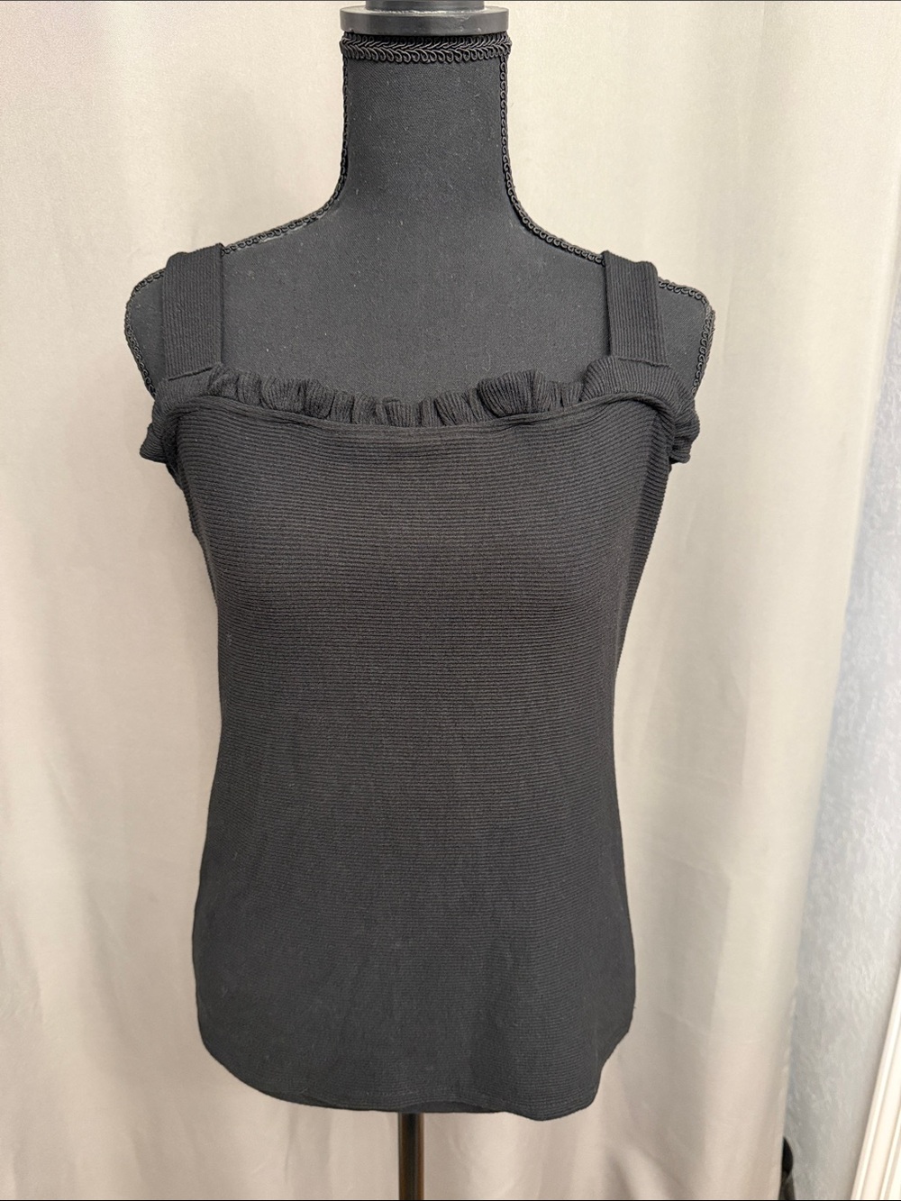 Gilli Black Ribbed Ruffle-Trim Tank Top